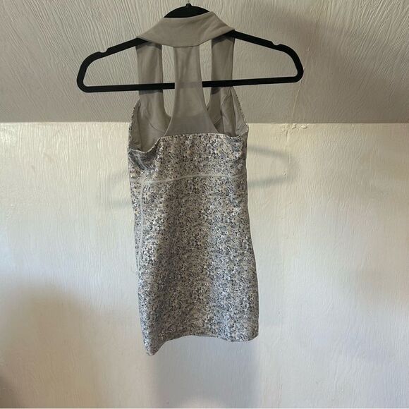 Lululemon LUON Tank Top Size 4 Silver Spoon Scoop Neck Racerback Mesh Gray - Picture 8 of 10